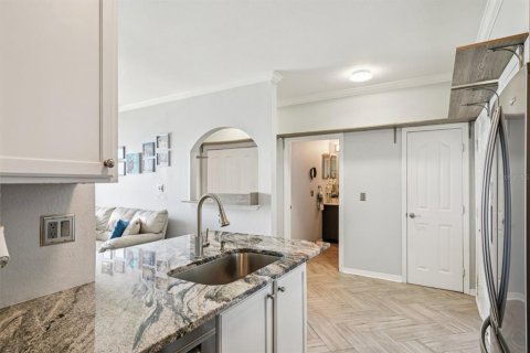 Condo in Tampa, Florida, 1 bedroom  № 1904336 - photo 17