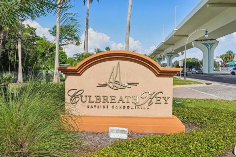Condo in Tampa, Florida, 1 bedroom  № 1904336 - photo 30