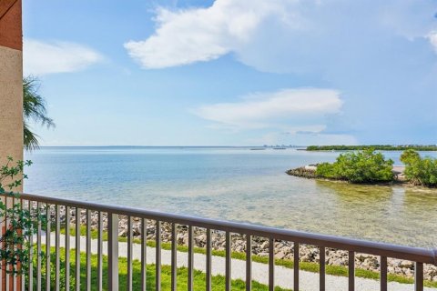 Condo in Tampa, Florida, 1 bedroom  № 1904336 - photo 1