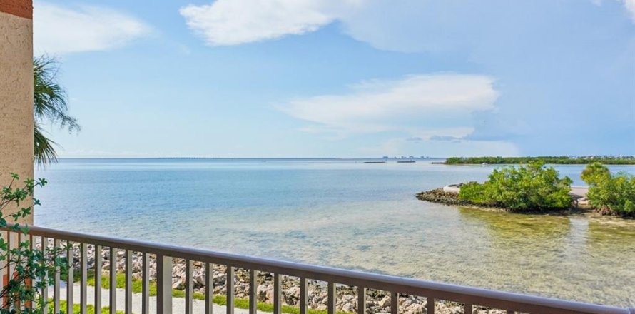 Condominio en Tampa, Florida, 1 dormitorio № 1904336