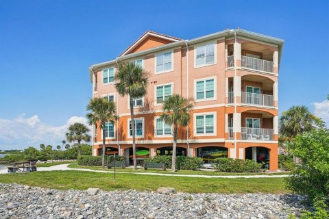 Condo in Tampa, Florida, 1 bedroom  № 1904336 - photo 2