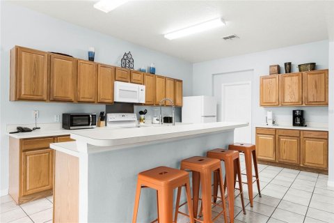 Casa en venta en Davenport, Florida, 7 dormitorios, 288.18 m2 № 1716909 - foto 10