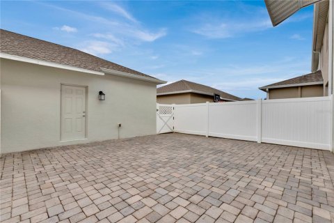Townhouse in Winter Garden, Florida 3 bedrooms, 141.03 sq.m. № 2203409 - photo 11