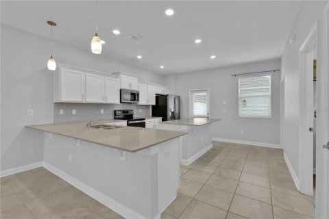 Townhouse in Winter Garden, Florida 3 bedrooms, 141.03 sq.m. № 2203409 - photo 3