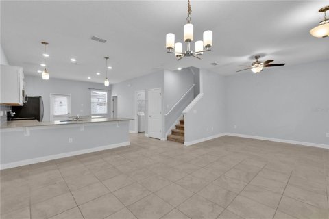 Townhouse in Winter Garden, Florida 3 bedrooms, 141.03 sq.m. № 2203409 - photo 4