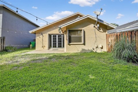Casa en alquiler en Sunrise, Florida, 3 dormitorios, 135.64 m2 № 1875717 - foto 11