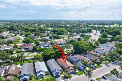 Casa en alquiler en Sunrise, Florida, 3 dormitorios, 135.64 m2 № 1875717 - foto 6