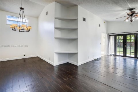 Casa en alquiler en Sunrise, Florida, 3 dormitorios, 135.64 m2 № 1875717 - foto 15