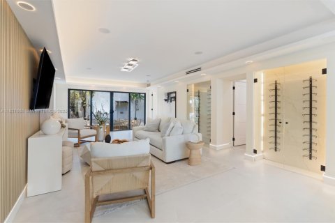 House in Hollywood, Florida 4 bedrooms, 133.04 sq.m. № 1848257 - photo 3