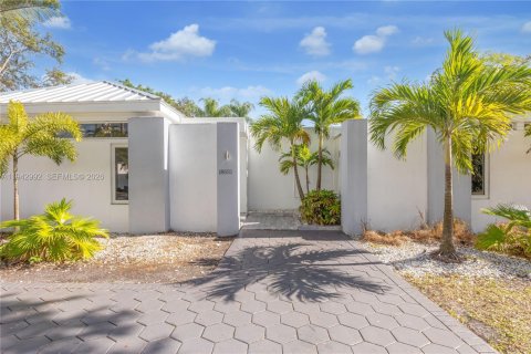 Villa ou maison à vendre à Cutler Bay, Floride: 5 chambres, 218.04 m2 № 1999378 - photo 2