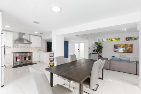 Villa ou maison à vendre à Cutler Bay, Floride: 5 chambres, 218.04 m2 № 1999378 - photo 12