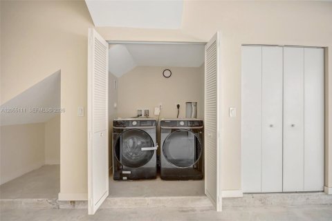Touwnhouse à vendre à Miami, Floride: 3 chambres, 226.87 m2 № 2269506 - photo 26