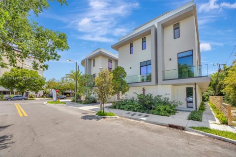 Touwnhouse à vendre à Miami, Floride: 3 chambres, 226.87 m2 № 2269506 - photo 28
