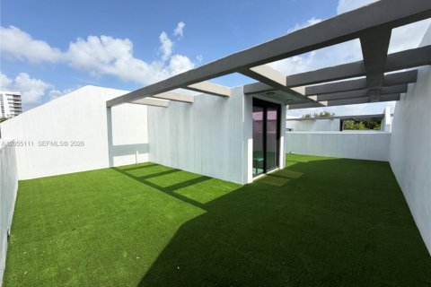 Touwnhouse à vendre à Miami, Floride: 3 chambres, 226.87 m2 № 2269506 - photo 24