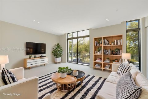 Touwnhouse à vendre à Miami, Floride: 3 chambres, 226.87 m2 № 2269506 - photo 5