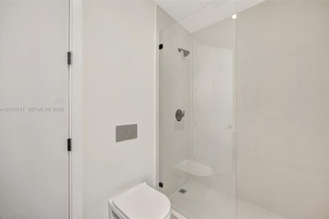 Touwnhouse à vendre à Miami, Floride: 3 chambres, 226.87 m2 № 2269506 - photo 13