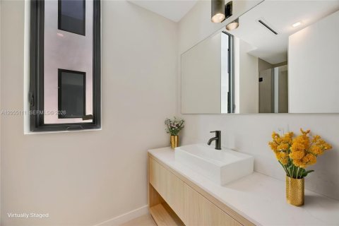 Touwnhouse à vendre à Miami, Floride: 3 chambres, 226.87 m2 № 2269506 - photo 12