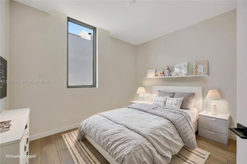 Touwnhouse à vendre à Miami, Floride: 3 chambres, 226.87 m2 № 2269506 - photo 19
