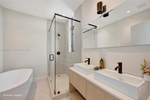 Touwnhouse à vendre à Miami, Floride: 3 chambres, 226.87 m2 № 2269506 - photo 16