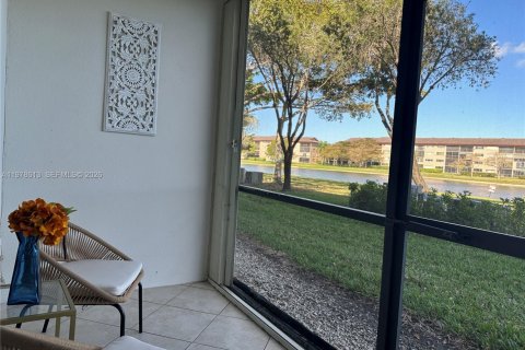 Copropriété à louer à Pembroke Pines, Floride: 2 chambres, 105.63 m2 № 2046401 - photo 11