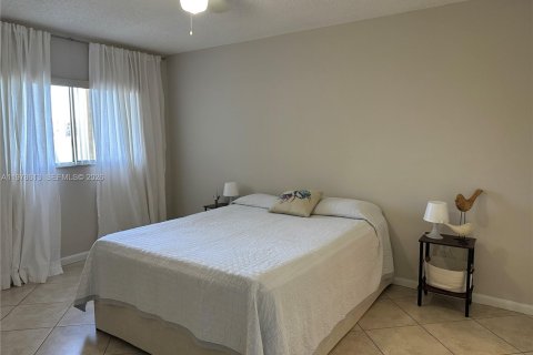 Copropriété à louer à Pembroke Pines, Floride: 2 chambres, 105.63 m2 № 2046401 - photo 25