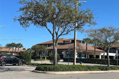 Copropriété à louer à Pembroke Pines, Floride: 2 chambres, 105.63 m2 № 2046401 - photo 18