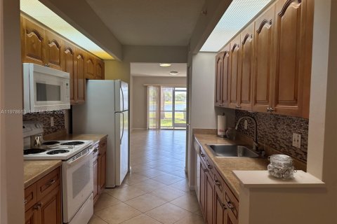 Copropriété à louer à Pembroke Pines, Floride: 2 chambres, 105.63 m2 № 2046401 - photo 6