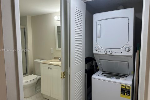 Copropriété à louer à Pembroke Pines, Floride: 2 chambres, 105.63 m2 № 2046401 - photo 4