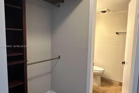 Condo in Miramar, Florida, 3 bedrooms  № 1997017 - photo 24