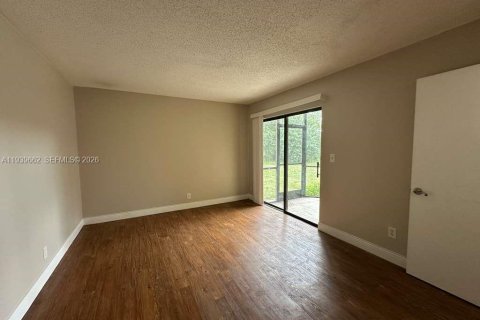 Condo in Miramar, Florida, 3 bedrooms  № 1997017 - photo 30