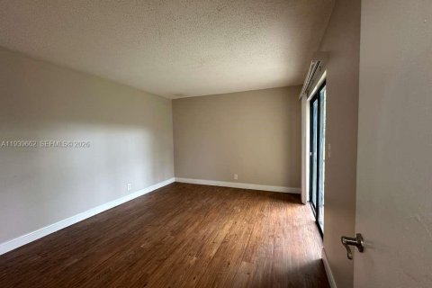 Condo in Miramar, Florida, 3 bedrooms  № 1997017 - photo 29