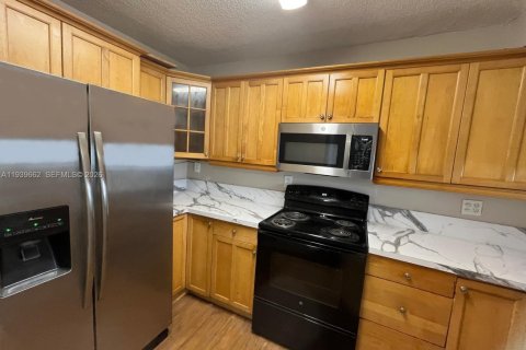 Condo in Miramar, Florida, 3 bedrooms  № 1997017 - photo 4