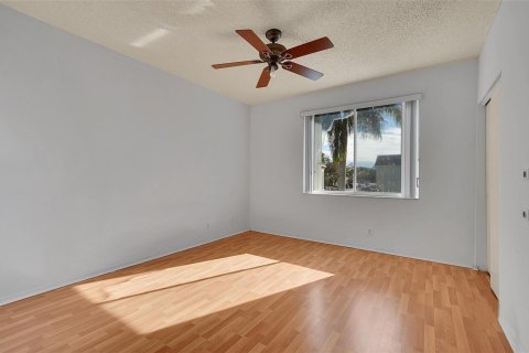 Townhouse in Weston, Florida 2 bedrooms, 103.12 sq.m. № 2400022 - photo 21