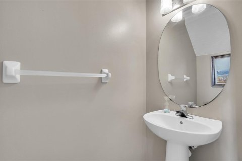 Townhouse in Weston, Florida 2 bedrooms, 103.12 sq.m. № 2400022 - photo 9