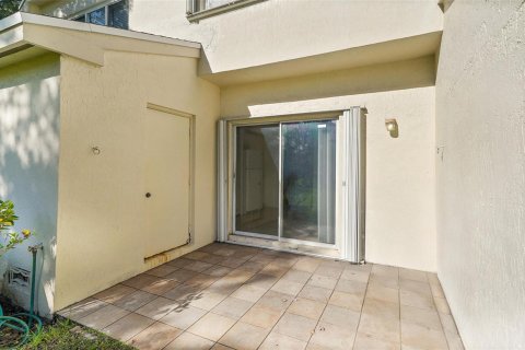 Townhouse in Weston, Florida 2 bedrooms, 103.12 sq.m. № 2400022 - photo 26