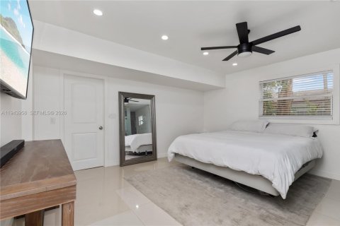 House in Miami, Florida 3 bedrooms, 172.89 sq.m. № 2268556 - photo 15