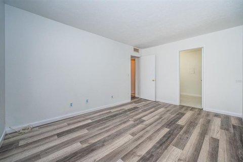 Copropriété à vendre à Clearwater, Floride: 2 chambres, 75.53 m2 № 1681835 - photo 9