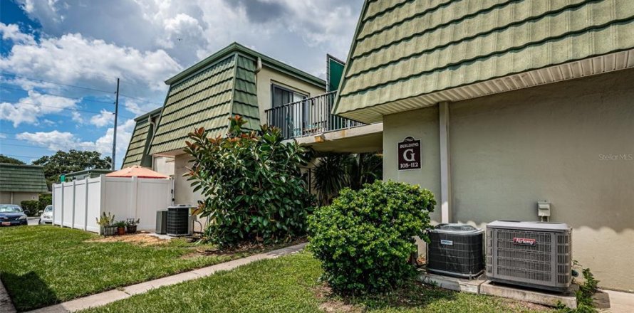 Condominio en Clearwater, Florida, 2 dormitorios № 1681835