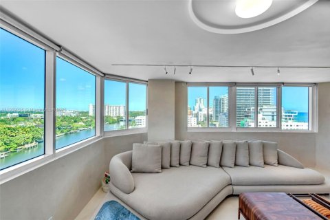 Copropriété à louer à Miami Beach, Floride: 3 chambres, 213.68 m2 № 1966326 - photo 14