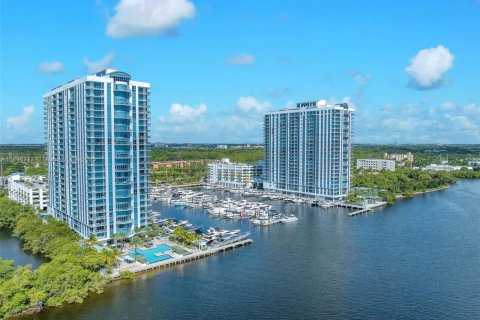 Снять в аренду кондоминиум в Норт-Майами-Бич, Флорида 2 спальни, 170.57м2, № 1952027 - фото 6