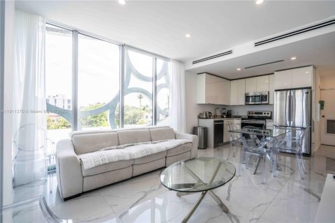 Снять в аренду квартиру в Майами-Бич, Флорида 2 спальни, 90.49м2, № 1967282 - фото 4