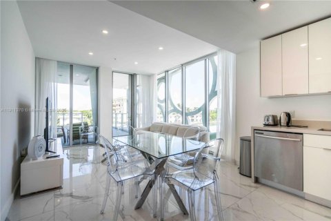 Снять в аренду квартиру в Майами-Бич, Флорида 2 спальни, 90.49м2, № 1967282 - фото 2