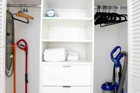 Снять в аренду квартиру в Майами-Бич, Флорида 2 спальни, 90.49м2, № 1967282 - фото 28