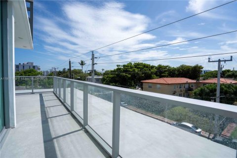 Снять в аренду квартиру в Майами-Бич, Флорида 2 спальни, 90.49м2, № 1967282 - фото 22