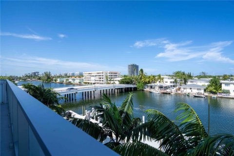 Снять в аренду квартиру в Майами-Бич, Флорида 2 спальни, 90.49м2, № 1967282 - фото 26