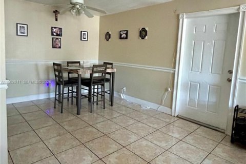 Купить кондоминиум в Лодерхилл, Флорида 2 спальни, 102.19м2, № 2023992 - фото 3