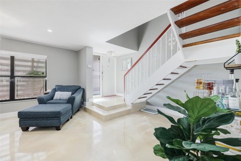 Townhouse in Pembroke Pines, Florida 3 bedrooms, 155.33 sq.m. № 1868201 - photo 3