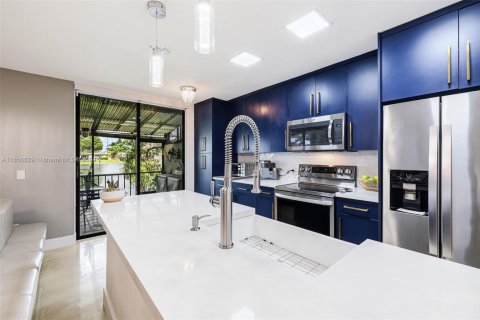Townhouse in Pembroke Pines, Florida 3 bedrooms, 155.33 sq.m. № 1868201 - photo 7