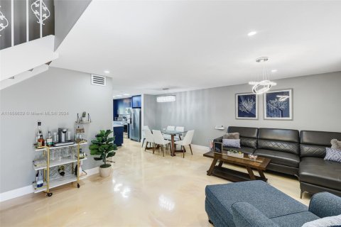 Townhouse in Pembroke Pines, Florida 3 bedrooms, 155.33 sq.m. № 1868201 - photo 15