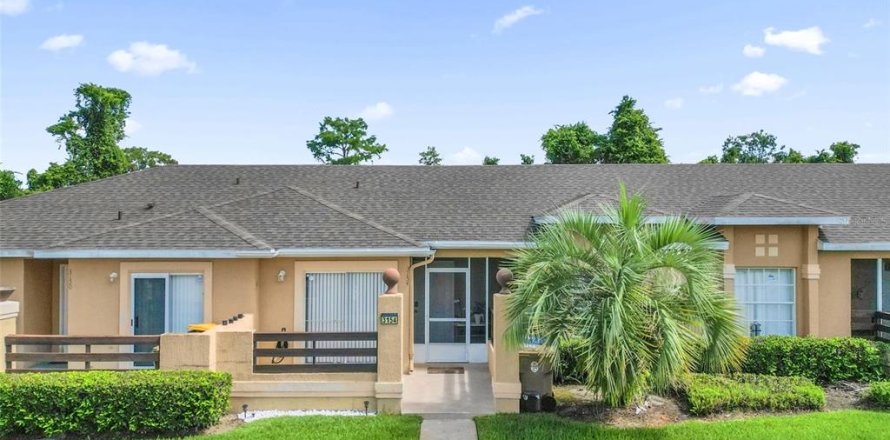 Adosado en Kissimmee, Florida 2 dormitorios, 88.44 m2 № 2209631